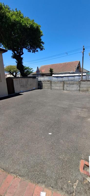 3 Bedroom Property for Sale in Goodwood Central Western Cape